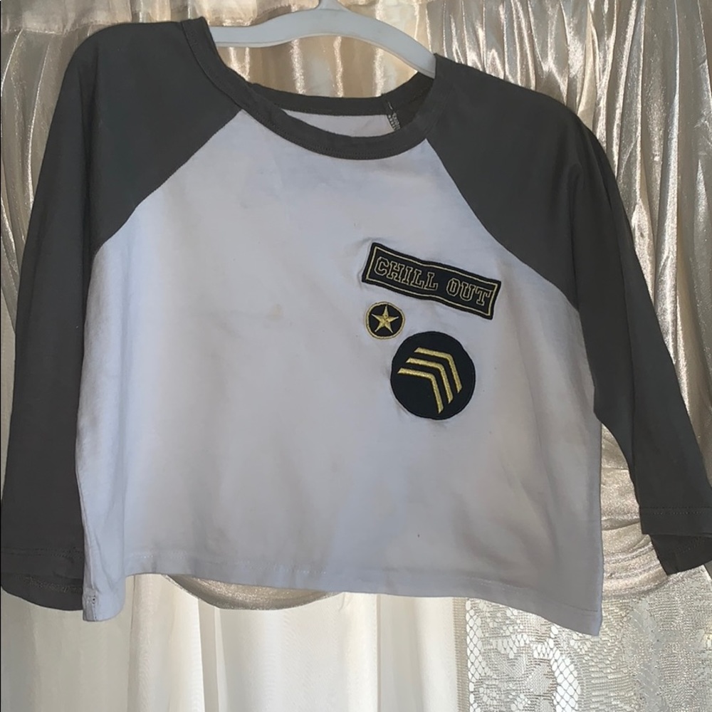 Mid long sleeve cropped shirt